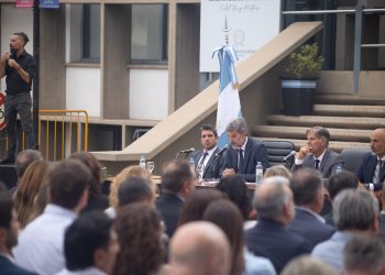 Con ejes como seguridad, desarrollo económico y sensibilidad social, Ulpiano Suarez reafirmó su gestión en un mensaje anual con alcance nacional