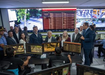 Ulpiano Suarez y Alfredo Cornejo recorrieron el nuevo Centro de Operaciones y Videovigilancia de la Ciudad de Mendoza