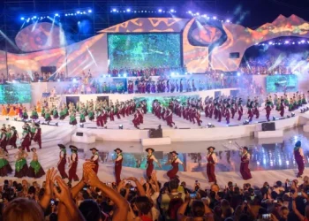 Esta todo está listo para el espectáculo “90 cosechas de una misma cepa”: el Frank Romero Day luce colmado (transmisión en vivo)