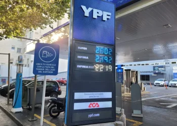 Nuevo aumento de combustible en Mendoza: los precios superaron los $2000 y acumulan subas récord