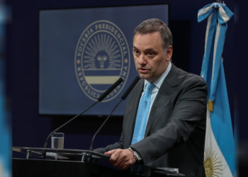 Adorni dijo que no tiene “nada que esconder” y que construyó su patrimonio antes de llegar al gobierno