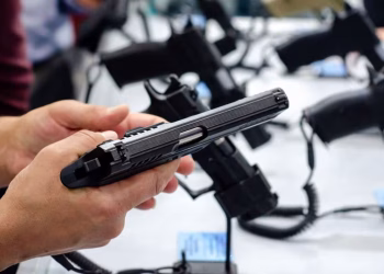 El Senado avaló los cambios para el uso de armas en la Policía y sumó un guiño para los retirados