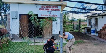 Bomberos de Rama Caída ponen en valor su cuartel con tareas de mantenimiento y mejoras