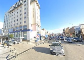 Chubut: un hombre cayó por el hueco de una escalera de un hotel y murió