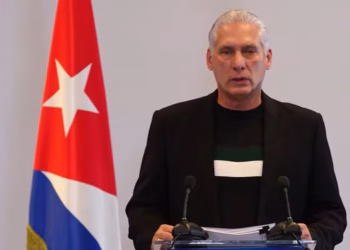 En medio de la crisis por el bloqueo, el presidente de Cuba confirmó que retomó conversaciones con EE.UU. para acercar posiciones