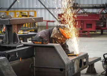 La industria sigue en retroceso y vive el peor inicio de año desde la crisis de 2002