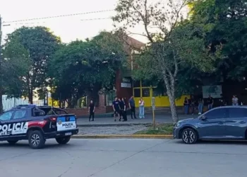 Horror en Argentina: un alumno de 14 años entró armado a la escuela y mató de un disparo a un compañero