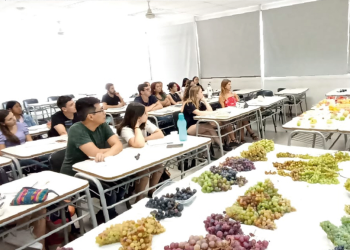 Universitarios de distintos puntos del país se capacitaron sobre producción frutihortícola en San Rafael