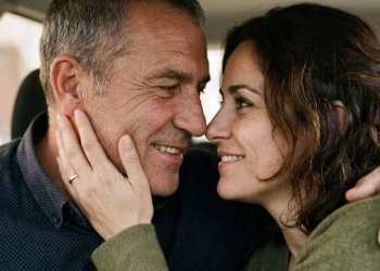 Ella era la novia de su amigo, se desearon en secreto durante 15 años y un encuentro en un auto lo cambió todo