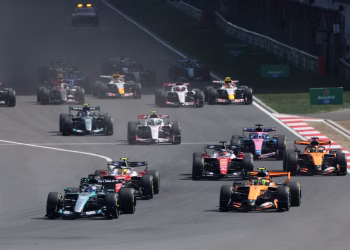 Russell ganó la Sprint en China y Colapinto terminó 14°