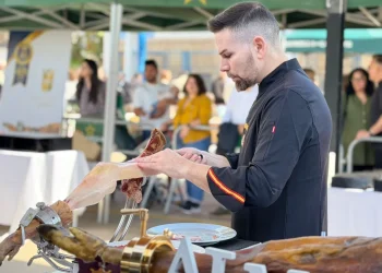De Las Heras a España: el mendocino que ganó el campeonato de cortadores de jamón y va por el Mundial