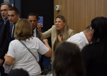 La oposición anuncia una judicialización de los cambios en la ley de glaciares, en una audiencia pública signada por la polémica