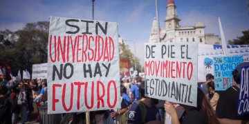 Los docentes universitarios vuelven al paro y los rectores advierten que el cuatrimestre será crítico