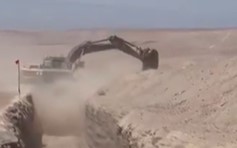 Cómo es el muro que construye Chile en la frontera norte para frenar la inmigración ilegal