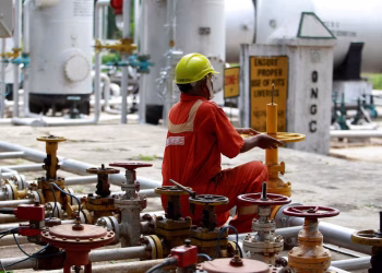 India ordenó a refinerías aumentar producción de gas