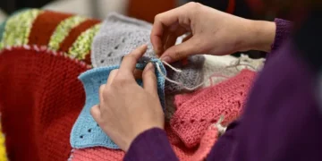 “Abrigando Sonrisas”: un grupo solidario de tejedoras invita a sumarse a sus encuentros en San Rafael