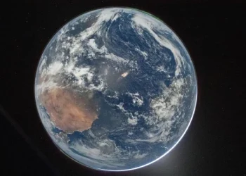 Publican las primeras fotos de la Tierra logradas por la misión Artemis II rumbo a la Luna