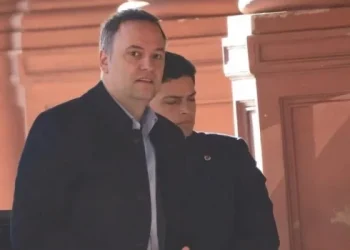 La Justicia investiga otro posible viaje de Adorni hacia Aruba