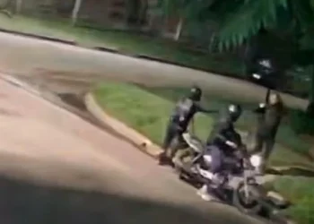 Esperaba el colectivo para ir a trabajar y fue asesinado a sangre fría por motochorros