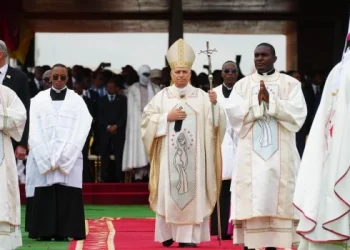 El Papa llega a Angola, donde celebrará una misa ante más de un millón de fieles