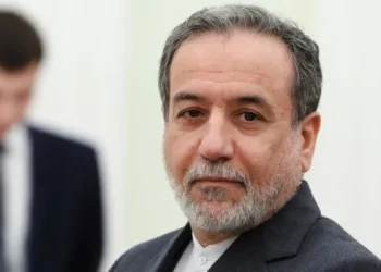 Irán ofrece reabrir el estrecho de Ormuz si EEUU levanta el bloqueo y pone fin a la guerra