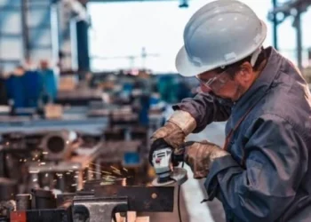 Se perdieron casi 80.000 puestos de trabajo en la industria desde la asunción de Milei