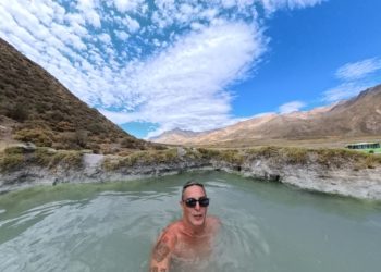 “¿Te bañarías en un spa de lujo abandonado en medio de la cordillera?”