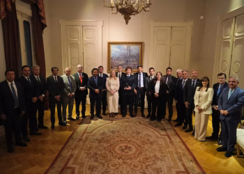 Milei busca apoyo de gobernadores en crisis