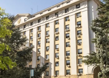 Mendoza centralizó el control de los bienes del Estado con una prohibición sobre Casa de Gobierno