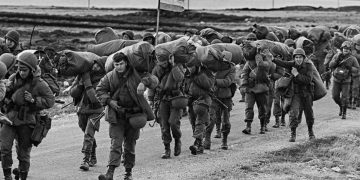 Malvinas: entre el honor de la gesta y el laberinto de la desmemoria