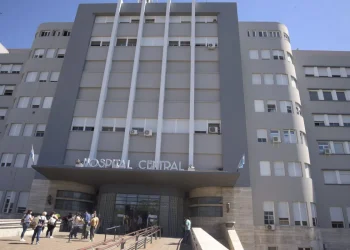 Violencia de género y alcohol en el trabajo, los motivos por los que Salud echó a dos médicos