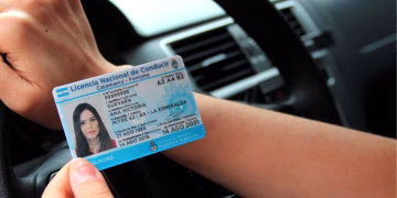 Hasta qué edad se puede renovar la licencia de conducir en Argentina 2026