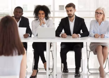 Cómo responder la pregunta más temida en una entrevista laboral, según la inteligencia artificial