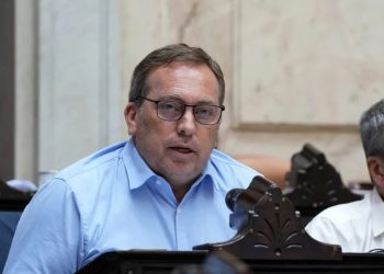 «Hoy es un mal día»: Aveiro cruzó la reforma de la Ley de Glaciares y denunció «pérdida de soberanía» al proyecto de Sturzenegger de venta de tierras de frontera a extranjeros