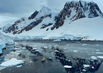 Científicos descubrieron en la Antártida una formación misteriosa que no aparece en mapas : de qué se trata