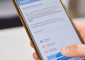 AUH 2026: ANSES habilitó la Libreta y miles de familias pueden cobrar un pago retenido clave