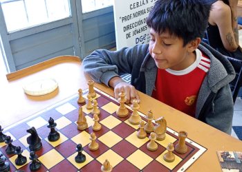 Santiago Mamani Sánchez juega la final del Campeonato Argentino Juvenil de ajedrez