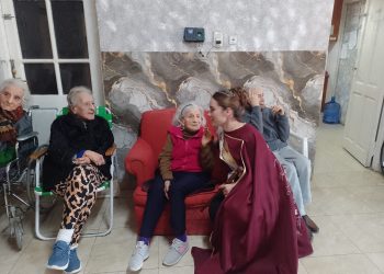 Música, abrazos y sonrisas: una mañana distinta para el Hogar de Ancianos de Cuadro Nacional