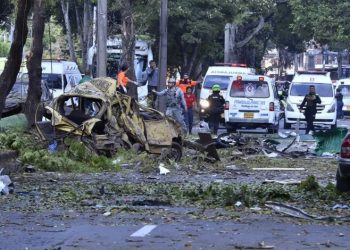 Colombia: un ataque con explosivos en la vía Panamericana dejó al menos 14 muertos