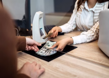 Los argentinos compraron más de US$2300 millones en los bancos durante marzo