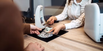 Los argentinos compraron más de US$2300 millones en los bancos durante marzo