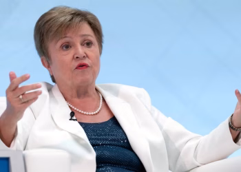 El FMI empeoró sus previsiones para la economía argentina: proyectó menos crecimiento y más inflación