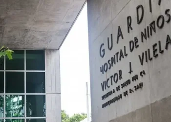 Conmoción y dolor en el país: Murió una nena de seis años tras tropezar con sus cordones y golpear su cabeza con un banco de cemento