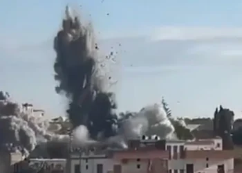 Israel bombardeó el sur de Líbano y dejó al menos 10 muertos en medio de las negociaciones por la paz