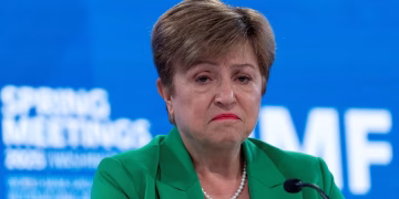 Los cinco compromisos que asumió el gobierno ante el FMI para aprobar la segunda revisión del acuerdo