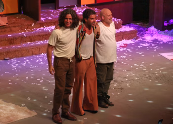 Mariano Martínez presentó a su nueva novia en el estreno de la obra “Ni media Palabra”: las fotos