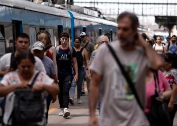 El humor social en caída libre mientras se desploman las expectativas económicas