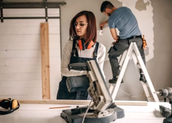 De US$400 a más de US$950 por m2: cuánto cuesta renovar el living de una casa