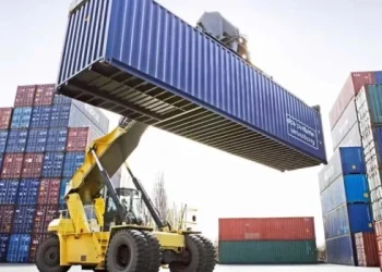 Las importaciones de bienes para la producción cayeron un 7,8% interanual