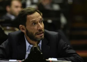 La Coalición Cívica acusa al gobierno de pagar “sobresueldos”